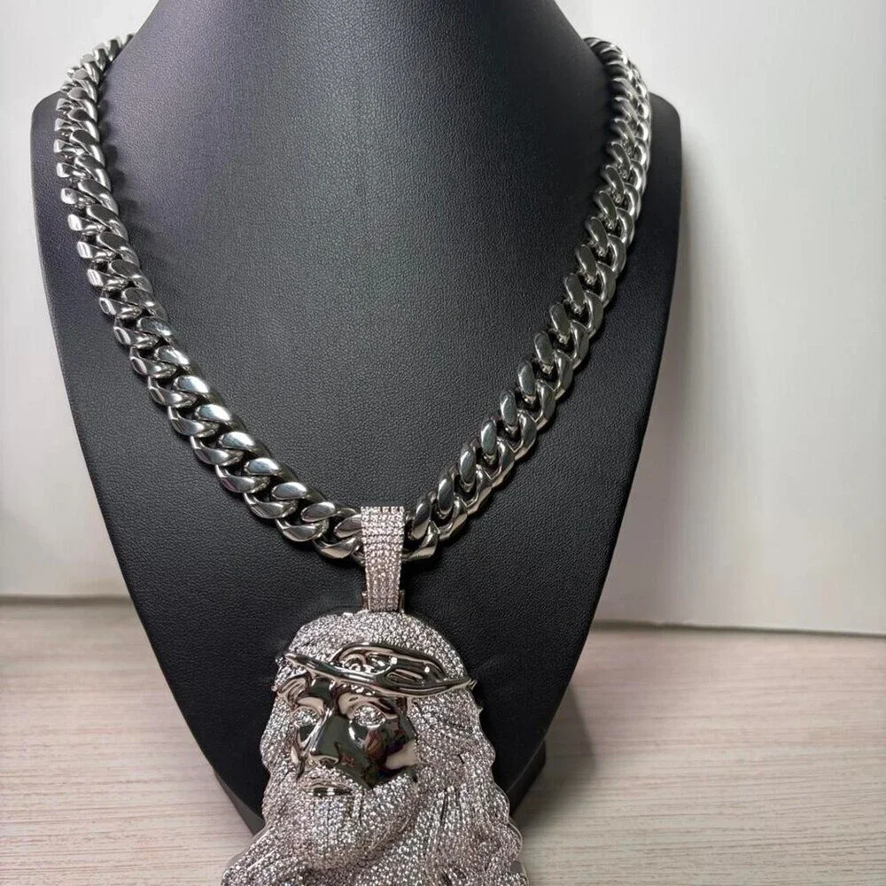 Silver Jesus Pendant Necklace With C 698